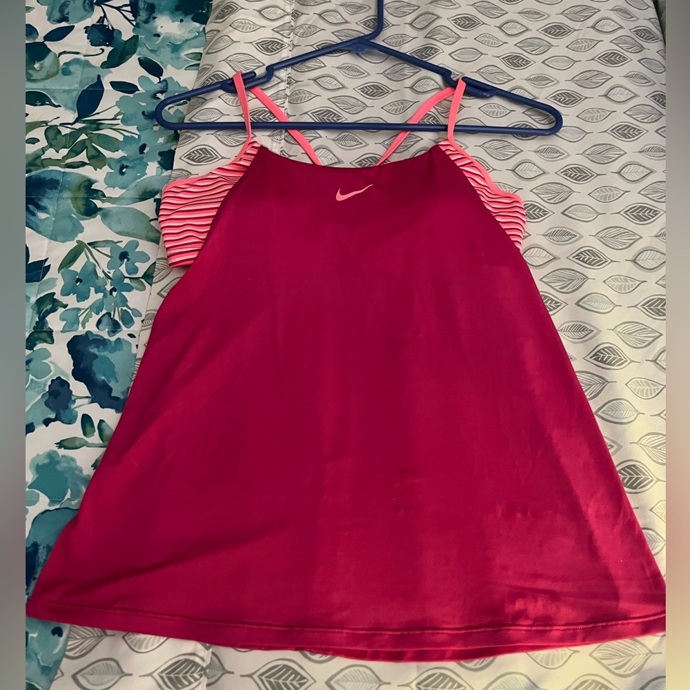 Nike tank top with built in bra
